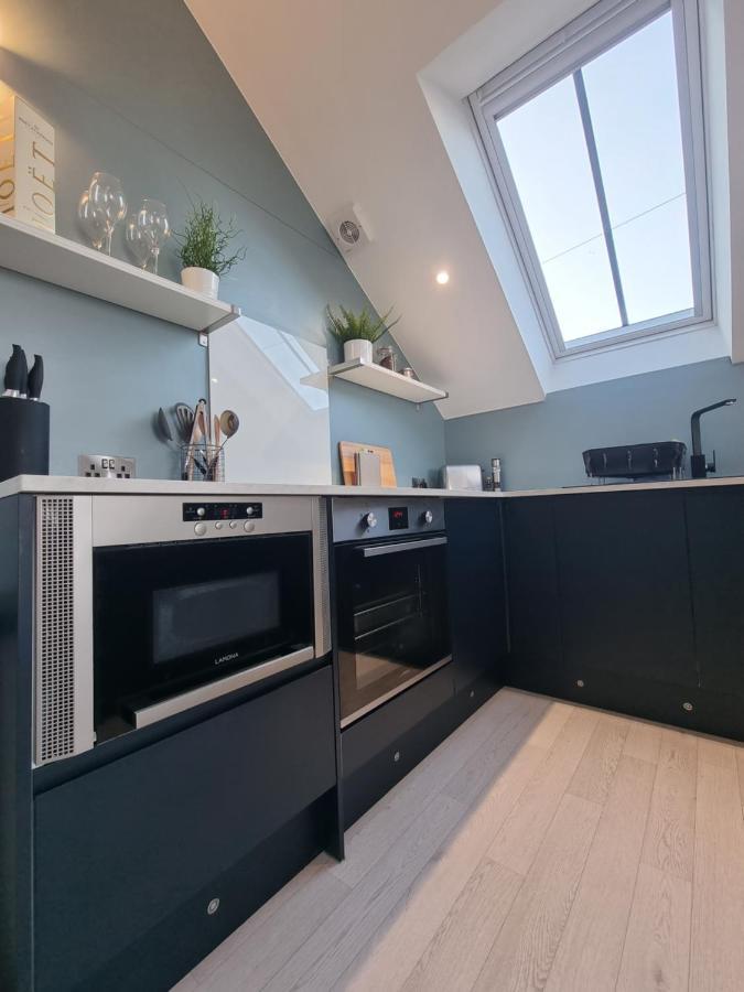 The Bunker-Luxe Central Falmouth Getaway With Stunning Sea Views ภายนอก รูปภาพ