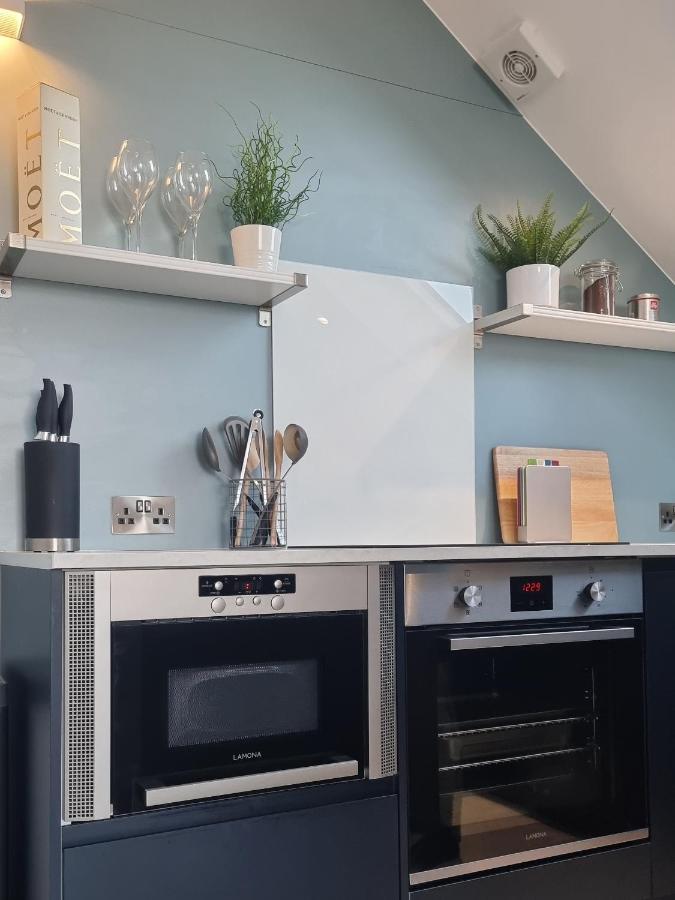The Bunker-Luxe Central Falmouth Getaway With Stunning Sea Views ภายนอก รูปภาพ