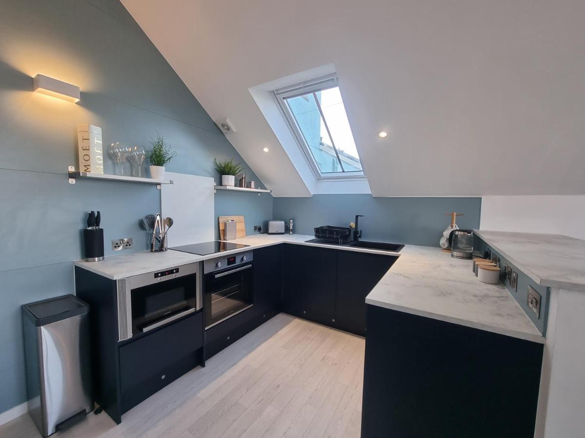 The Bunker-Luxe Central Falmouth Getaway With Stunning Sea Views ภายนอก รูปภาพ